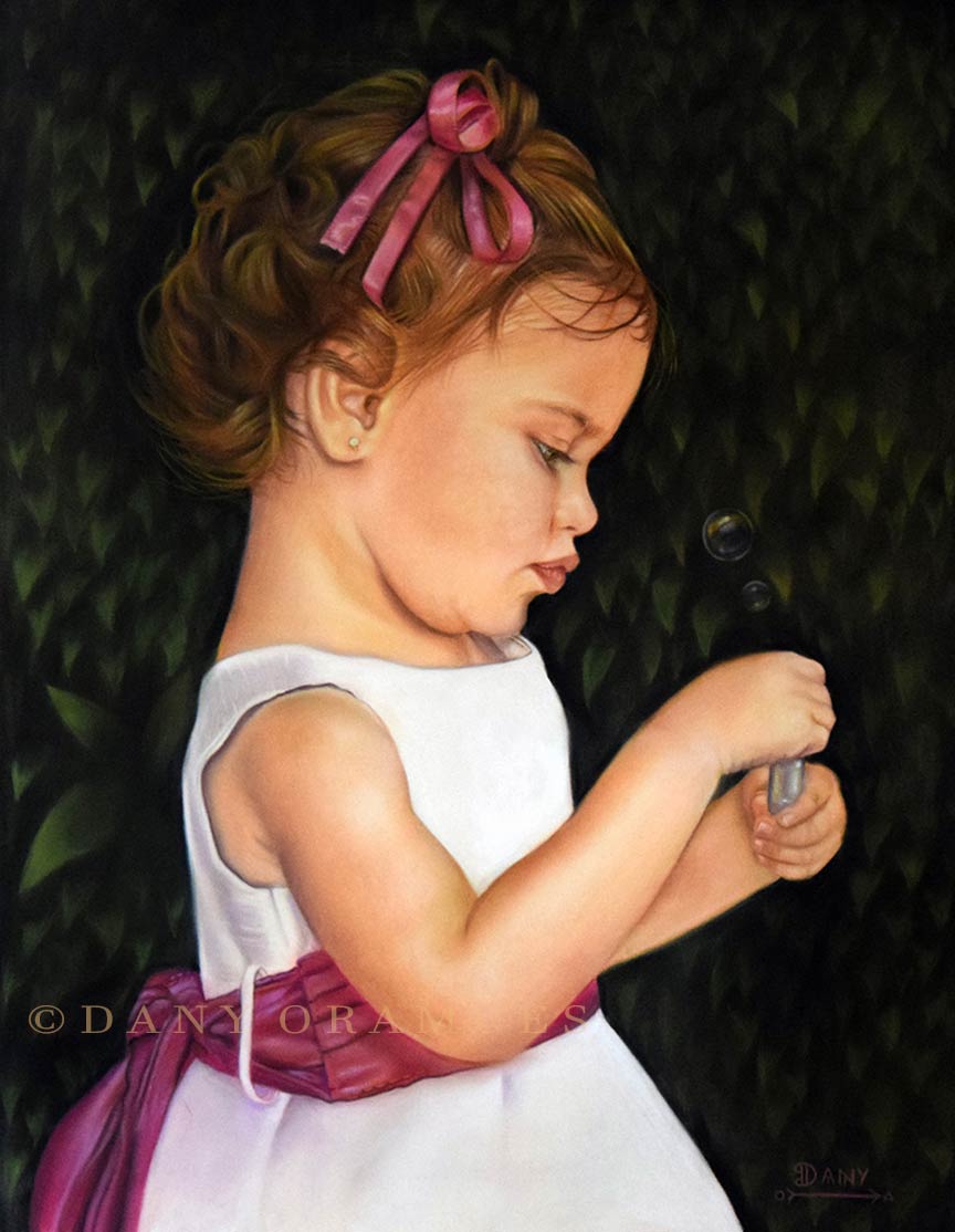 Retrato personalizado de una niña posando de perfil con un fondo de hojas