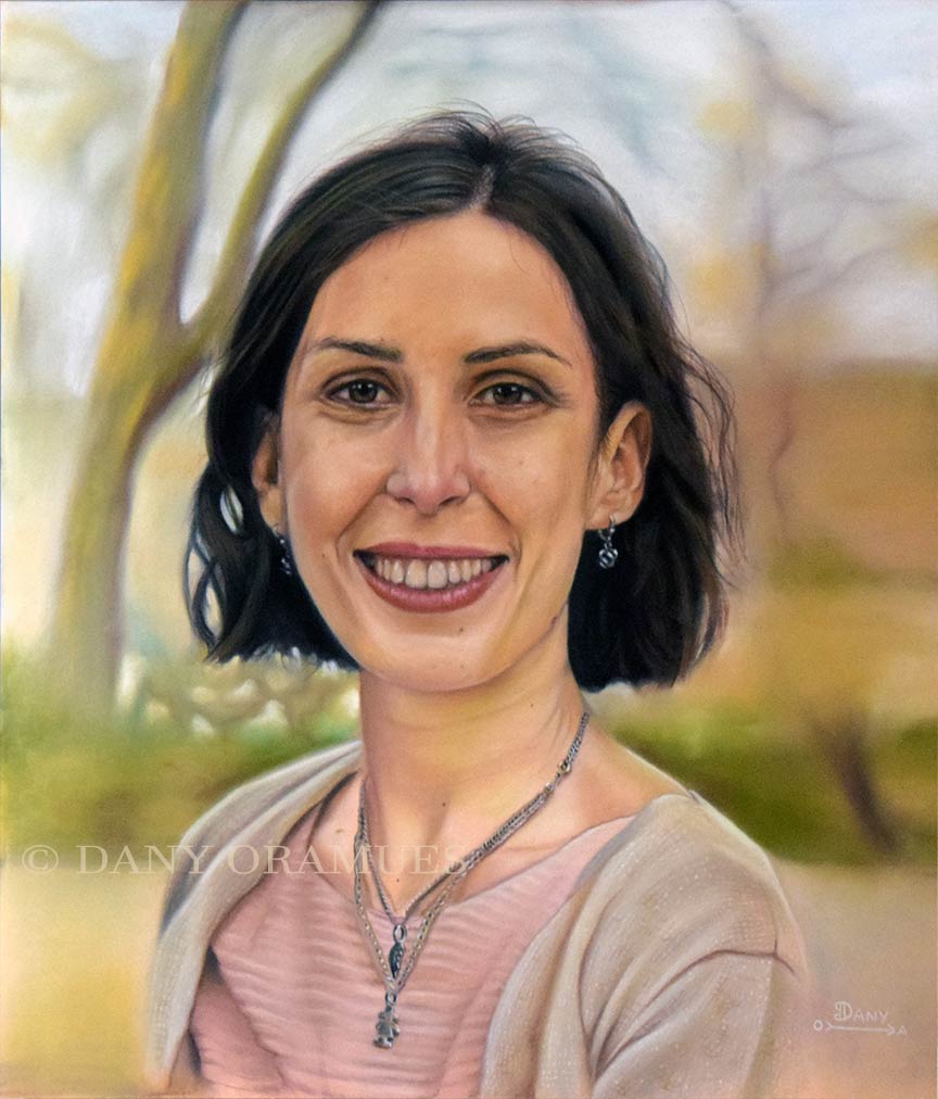 Retrato al pastel de una mujer sonriendo